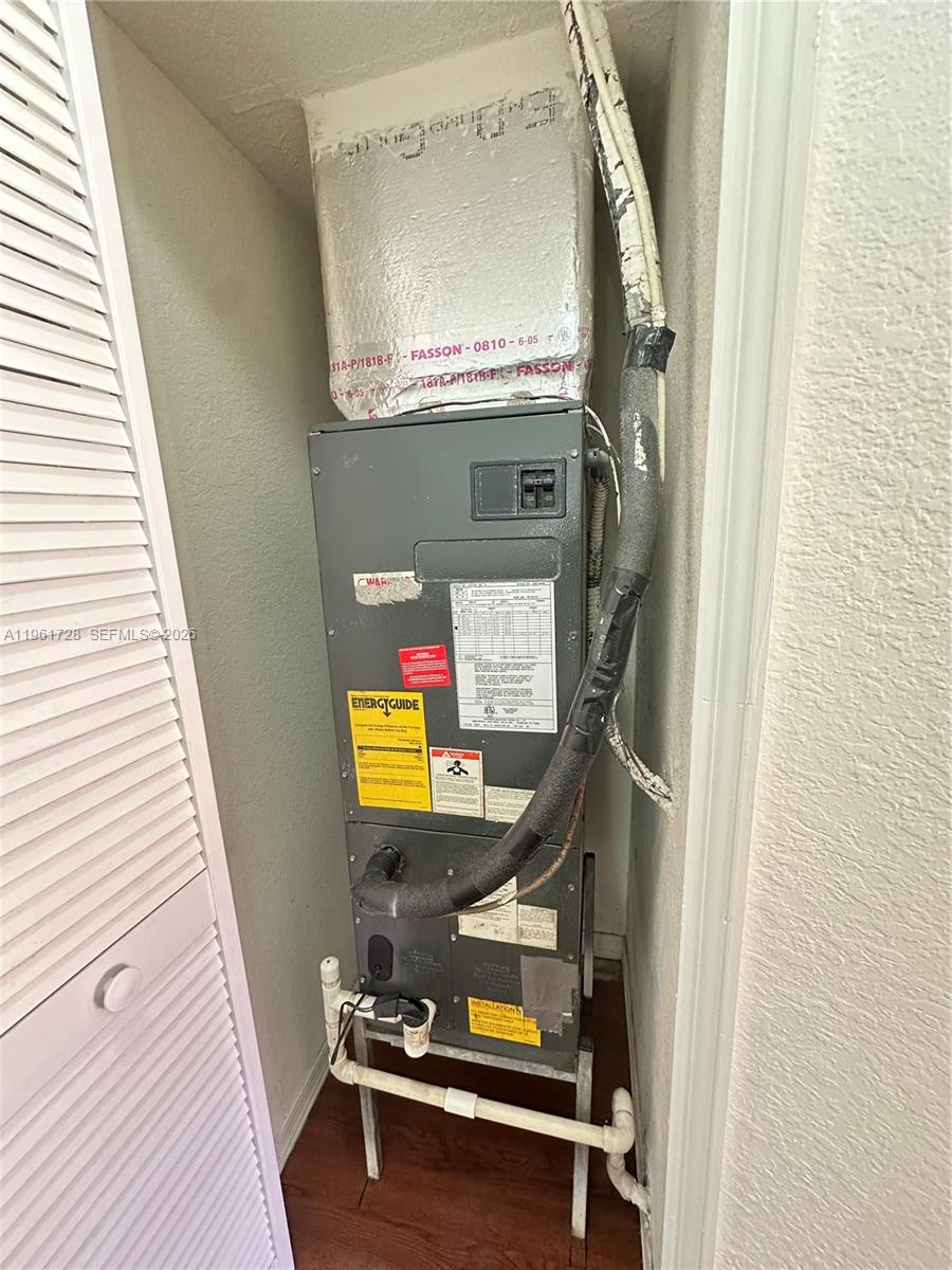 LAKES BY THE BAY JAY - Residential