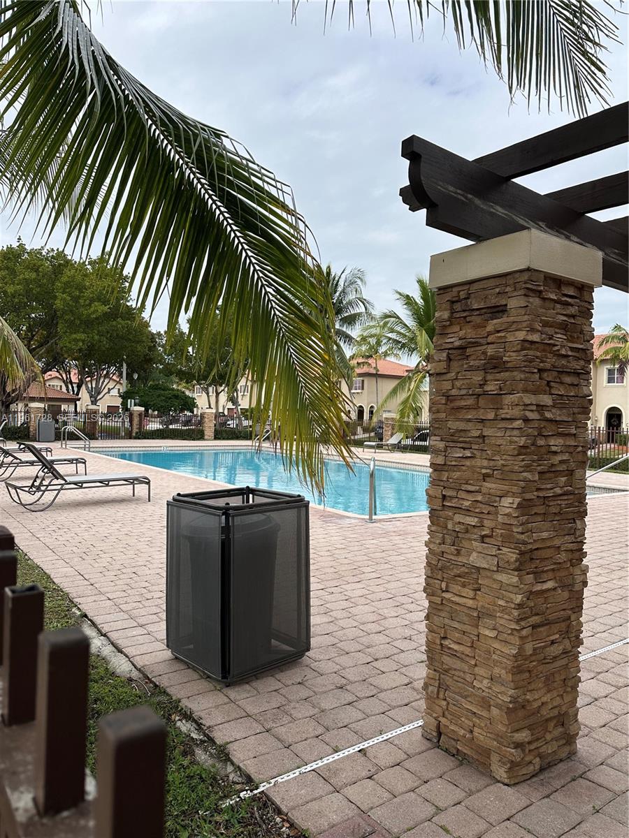 LAKES BY THE BAY JAY - Residential