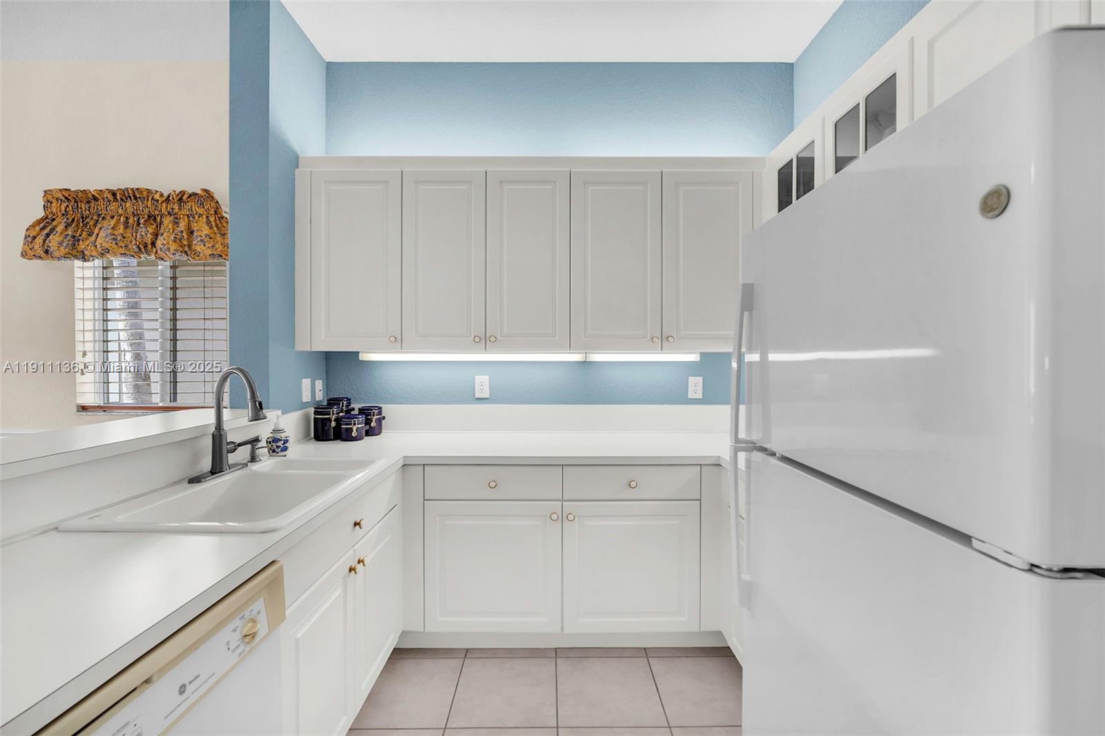 EXETER CONDOMINIUM - Residential