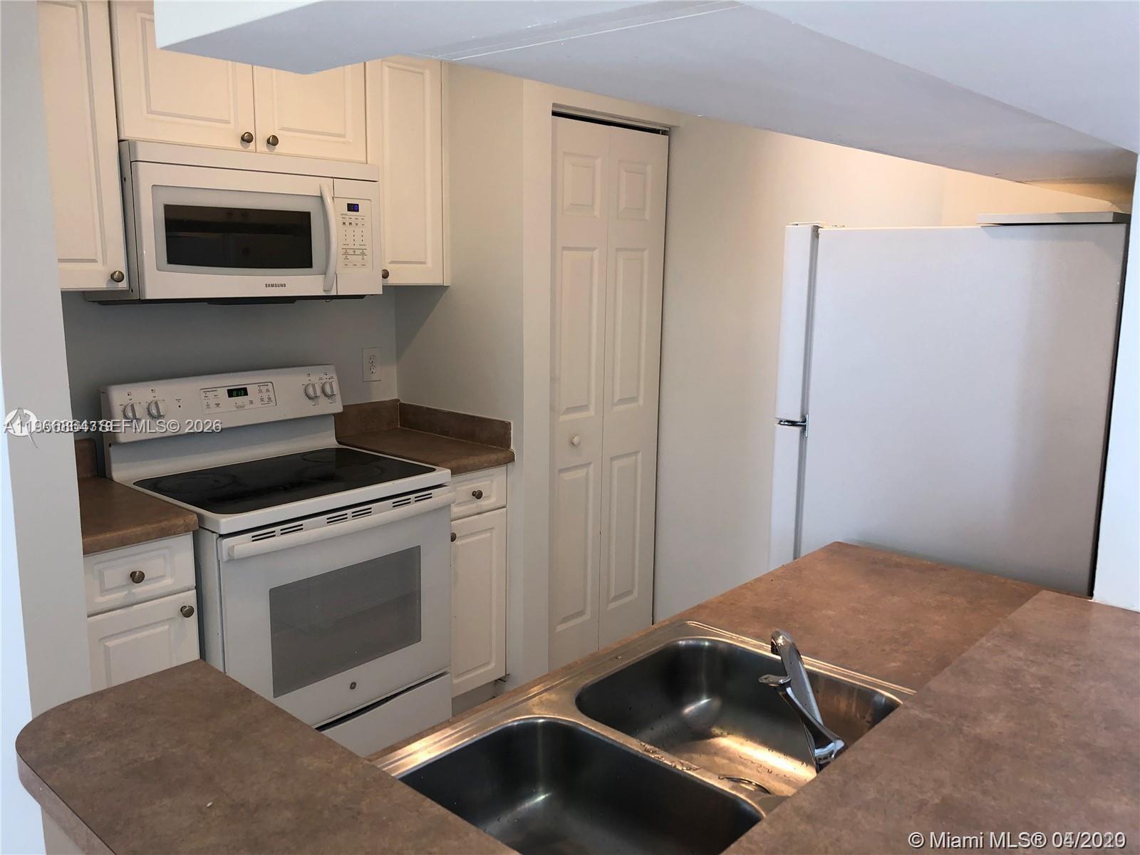 PORTO BELLAGIO CONDO - Residential