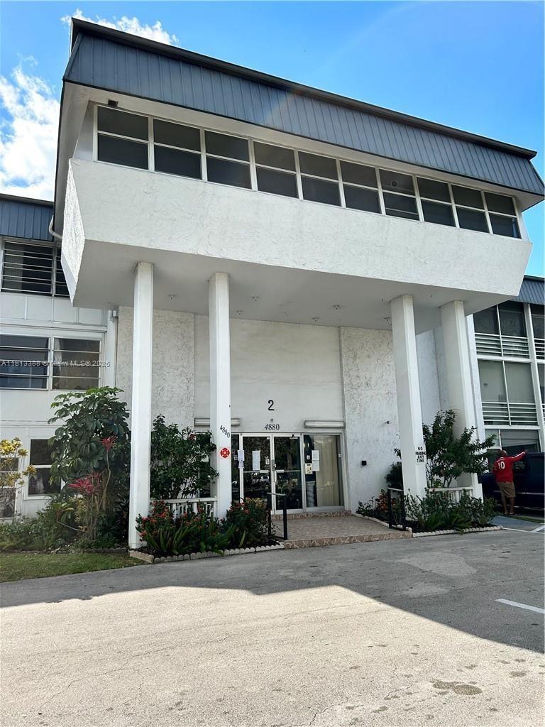 CASTLE APARTMENTS 2 CONDO - Residential