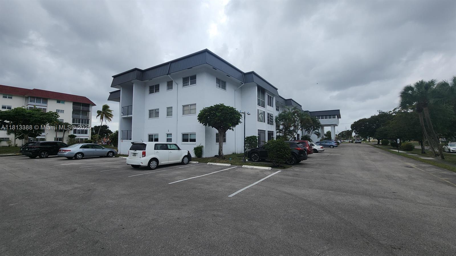 CASTLE APARTMENTS 2 CONDO - Residential