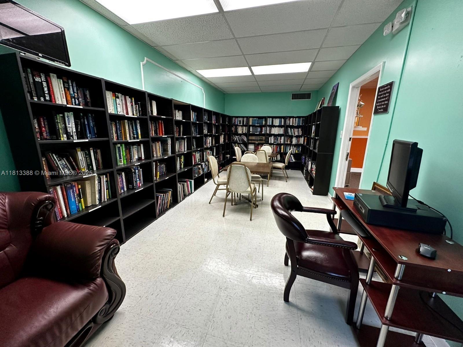 CASTLE APARTMENTS 2 CONDO - Residential