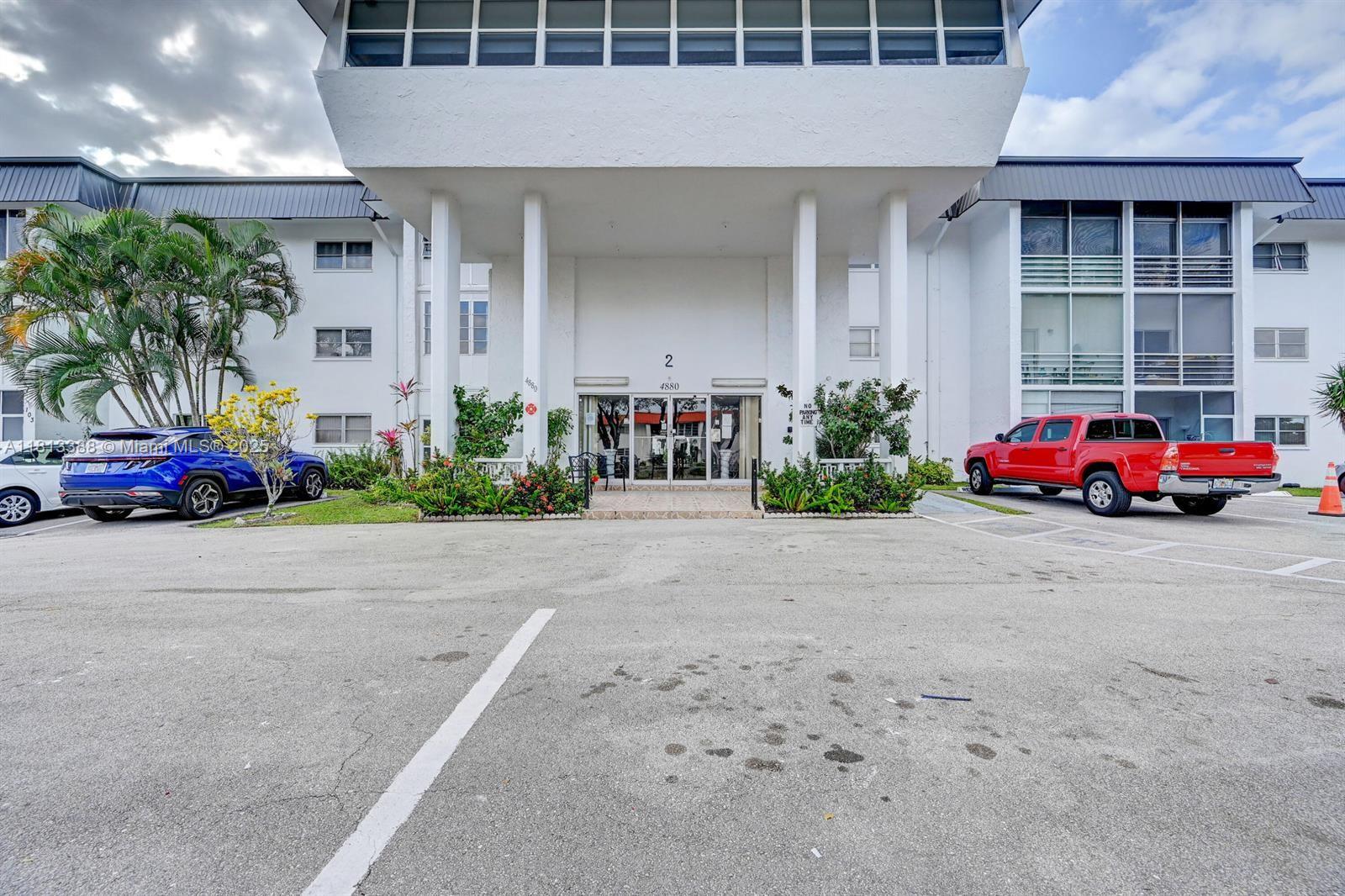 4880 Nw 22nd St 207, Lauderhill, Miami-Dade County, Florida - 1 Bedrooms  
1 Bathrooms - 