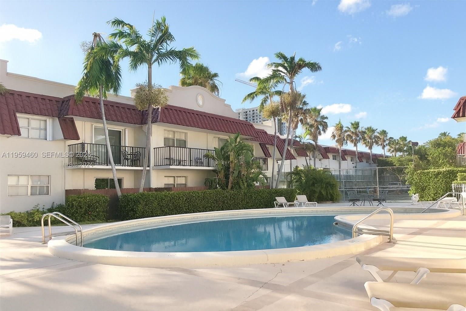 VILLAS OF PINECREST CONDO - Residential