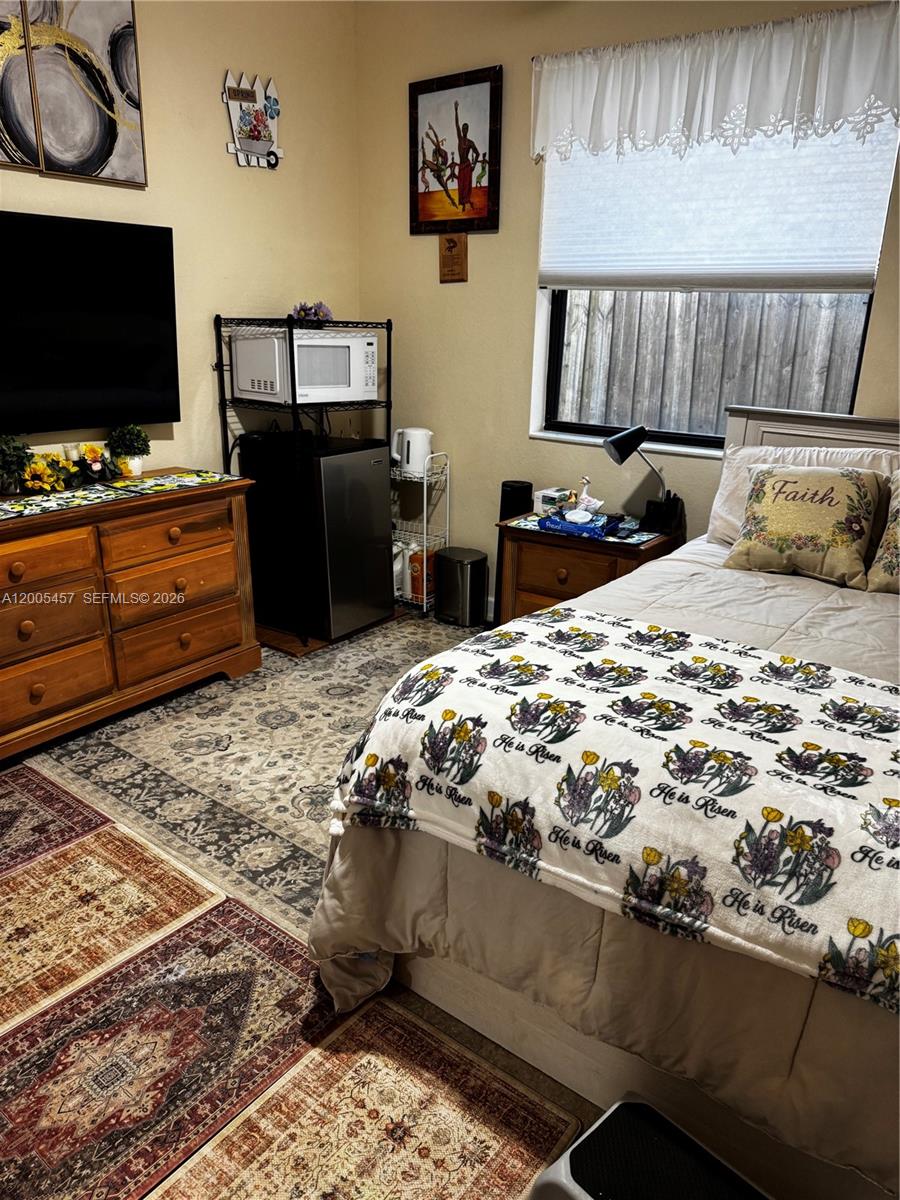 BAYWINDS OF FLORES - Residential