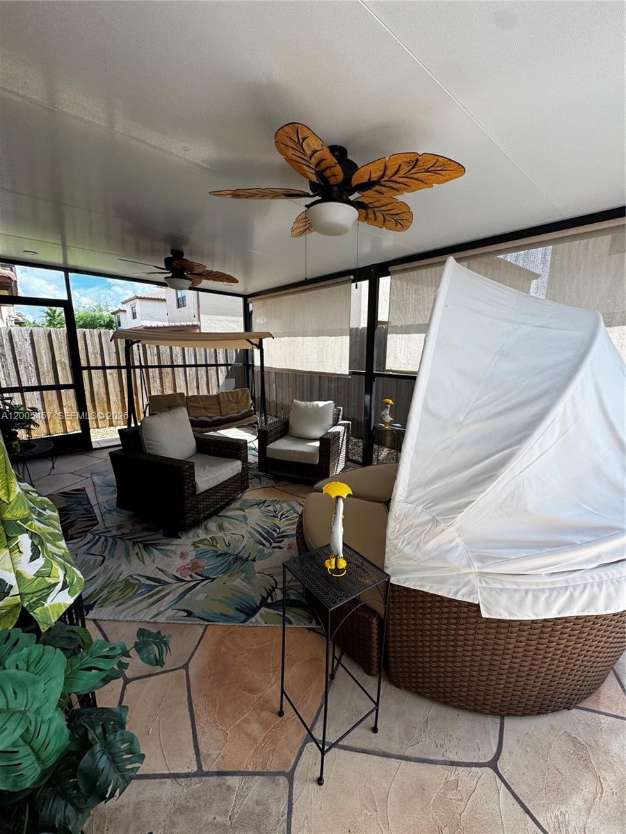 BAYWINDS OF FLORES - Residential