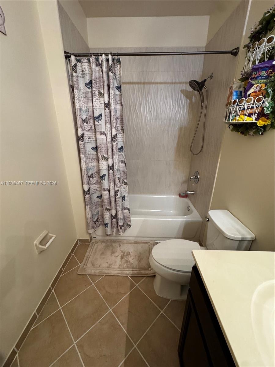 BAYWINDS OF FLORES - Residential