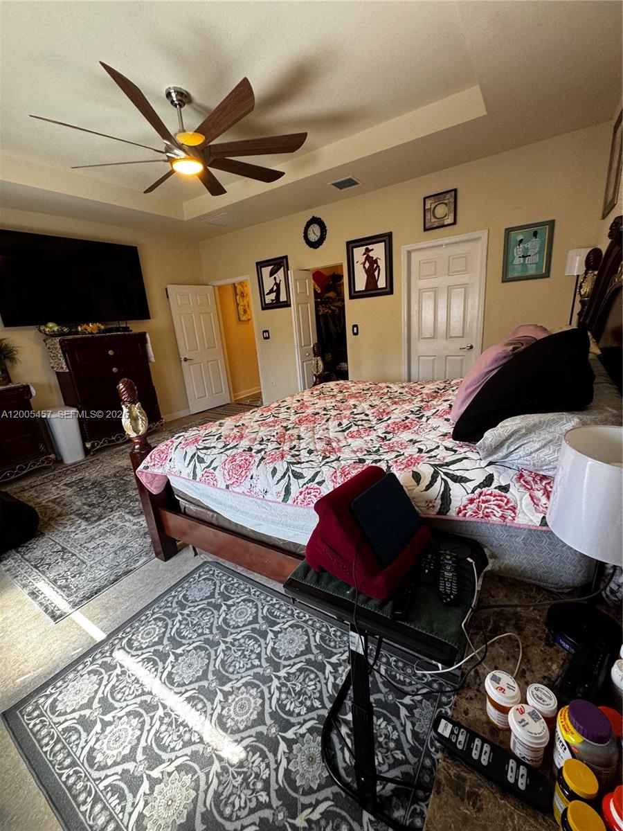 BAYWINDS OF FLORES - Residential