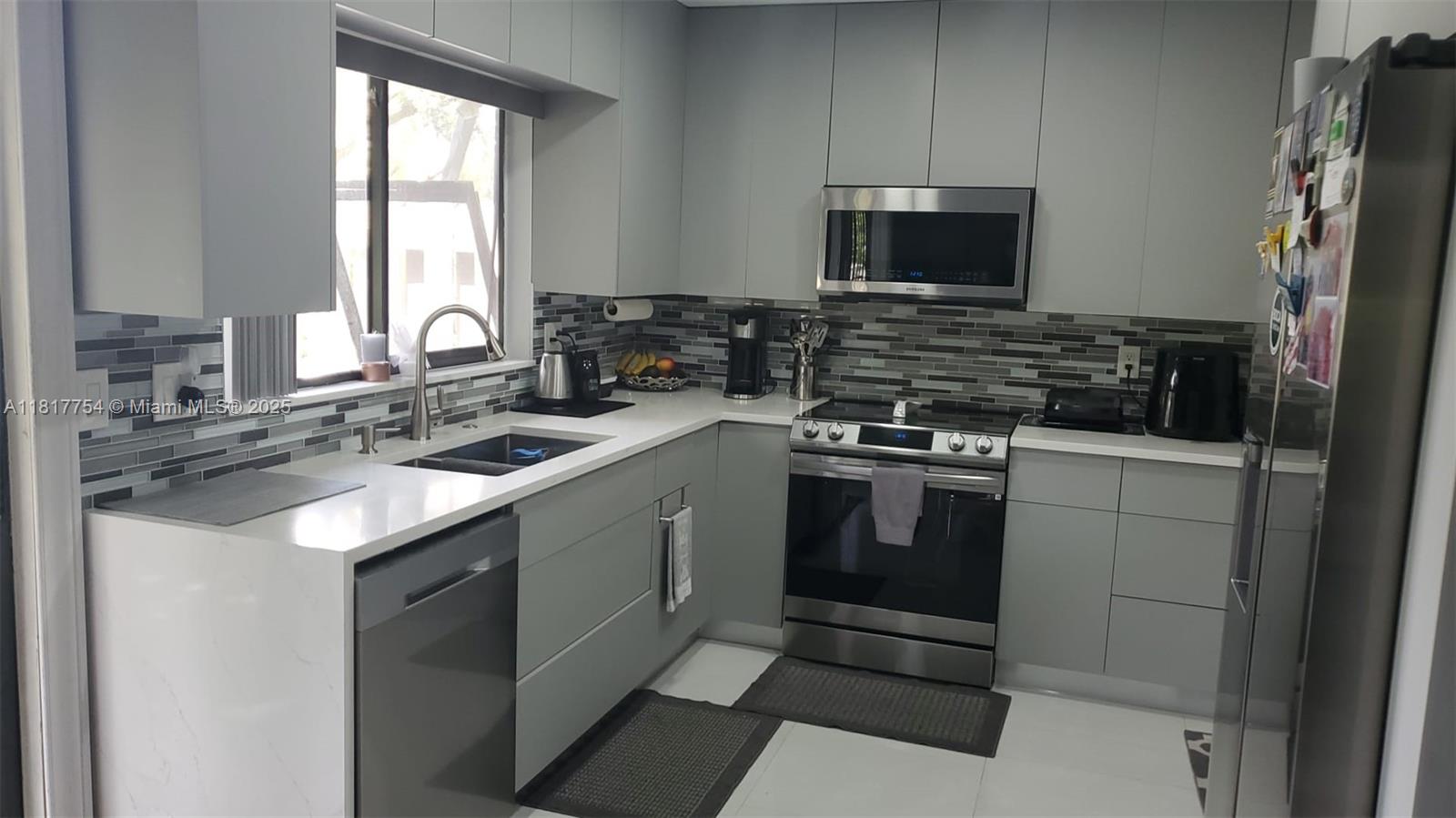 RAINBERRY 4 - Residential Lease