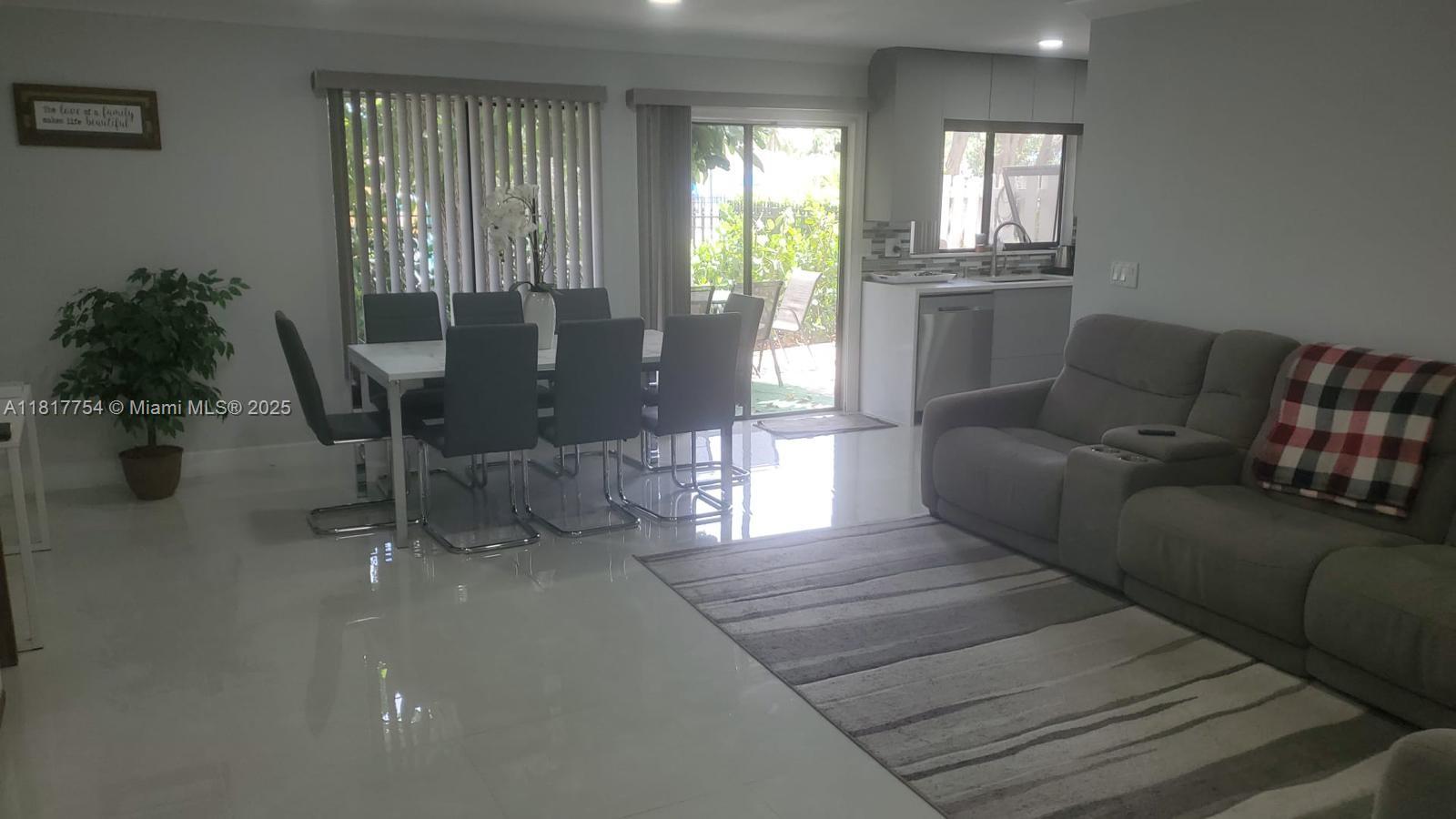 RAINBERRY 4 - Residential Lease
