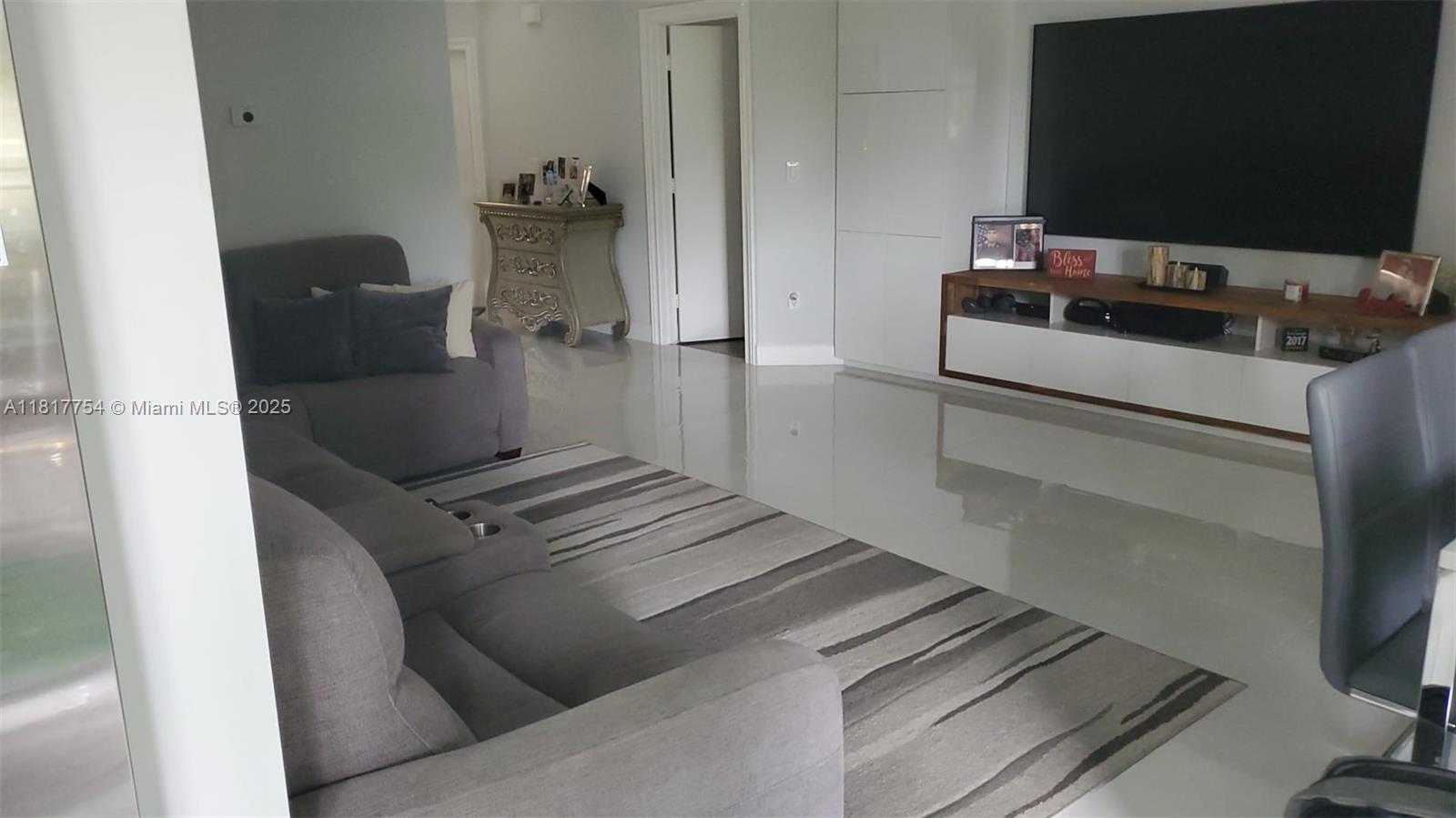 RAINBERRY 4 - Residential Lease