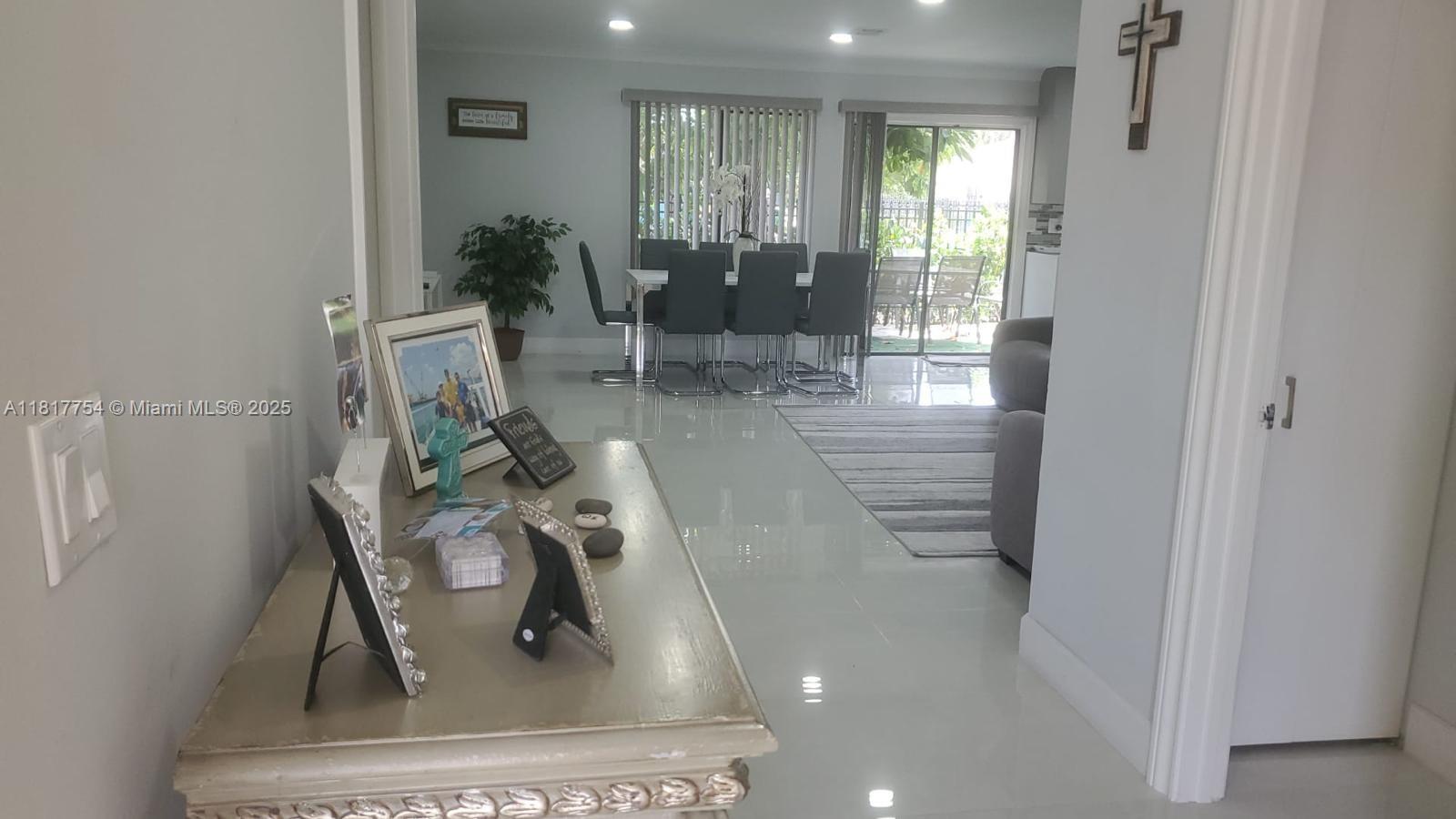 RAINBERRY 4 - Residential Lease