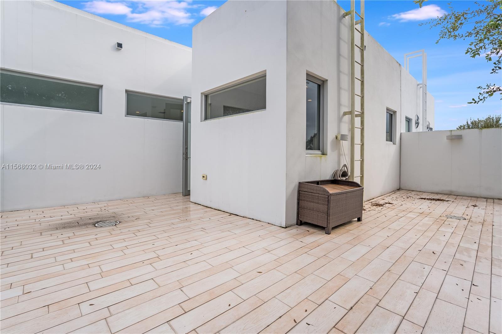 COLEE HAMMOCK - Residential Lease