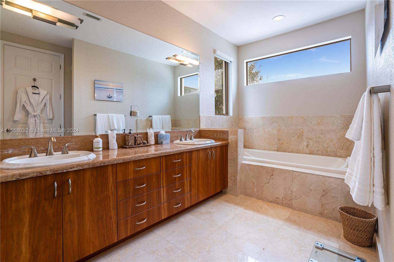 COLEE HAMMOCK - Residential Lease