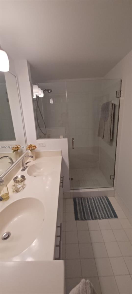 PORTO BELLAGIO CONDO - Residential Lease