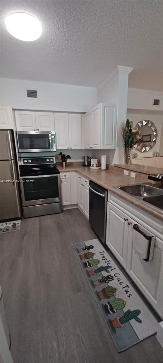 PORTO BELLAGIO CONDO - Residential Lease