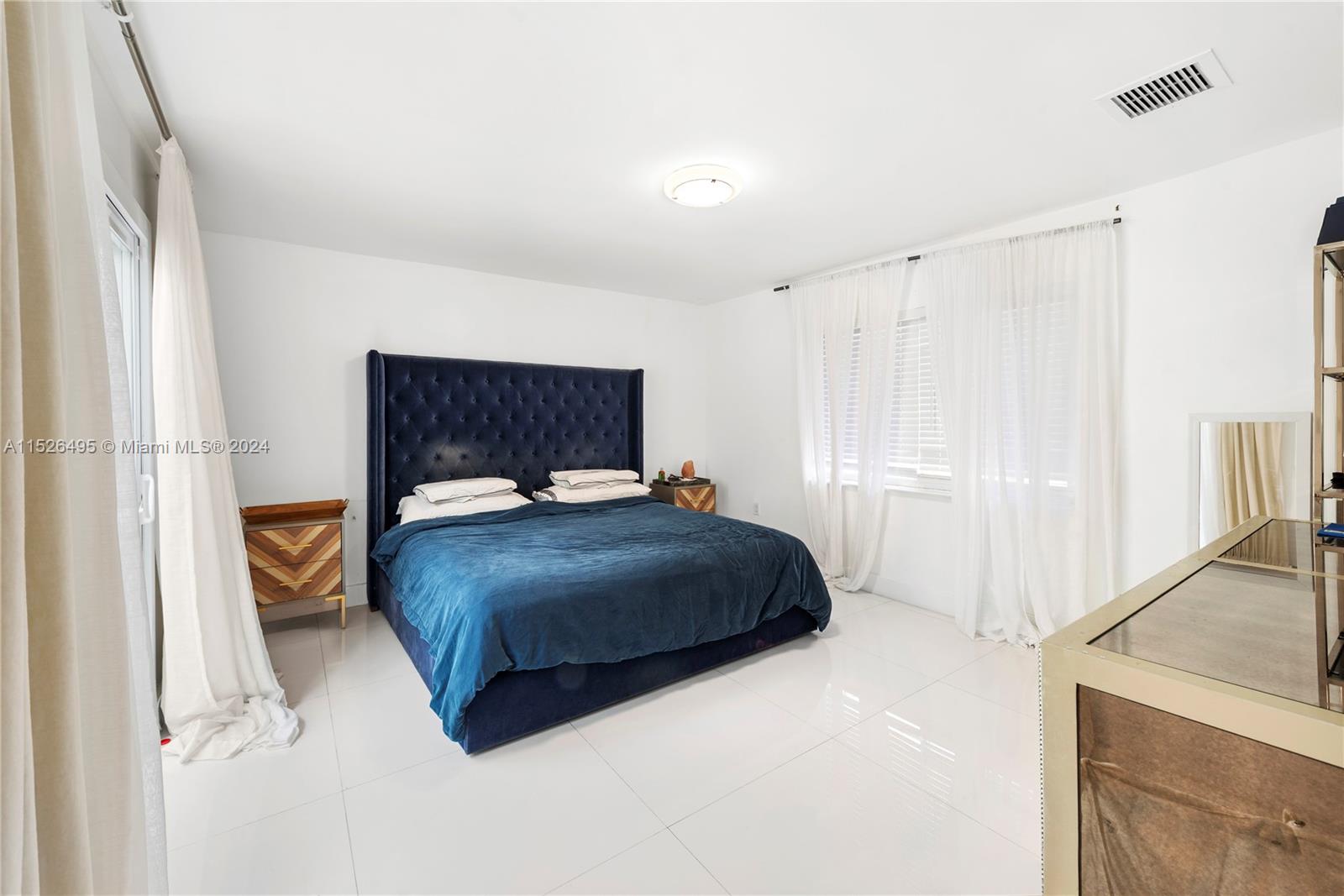 PARK PLAZA - Residential