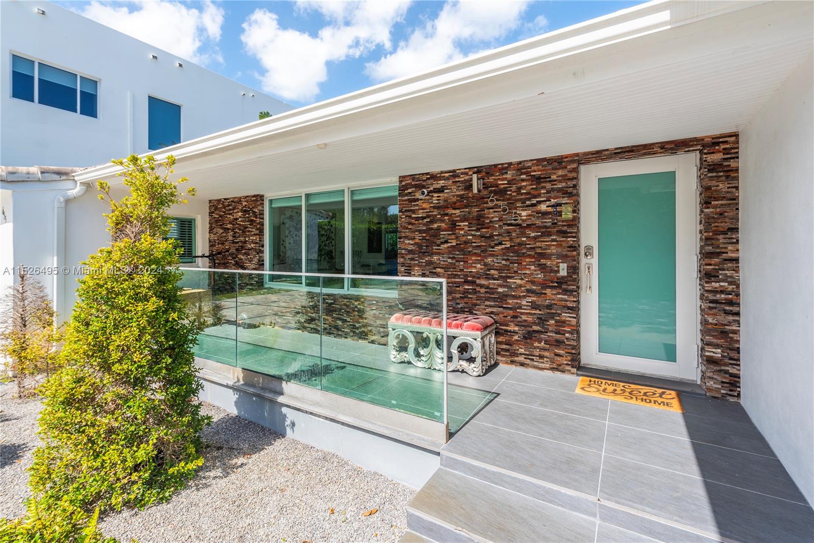 PARK PLAZA - Residential