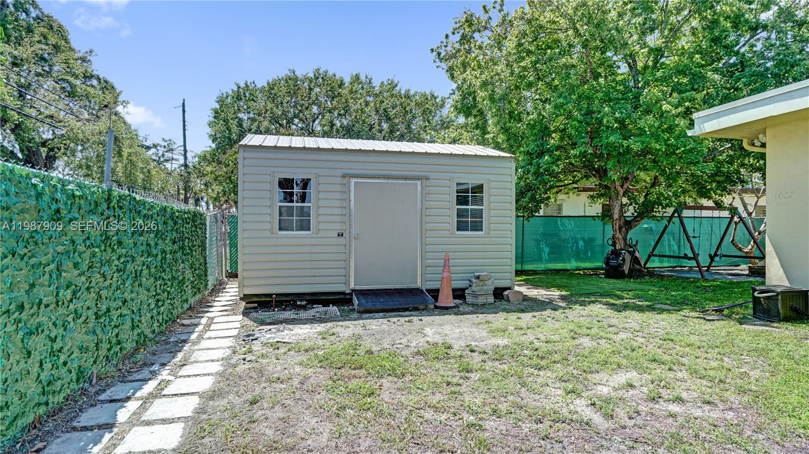 BREEZY MANOR AMENDED - Residential