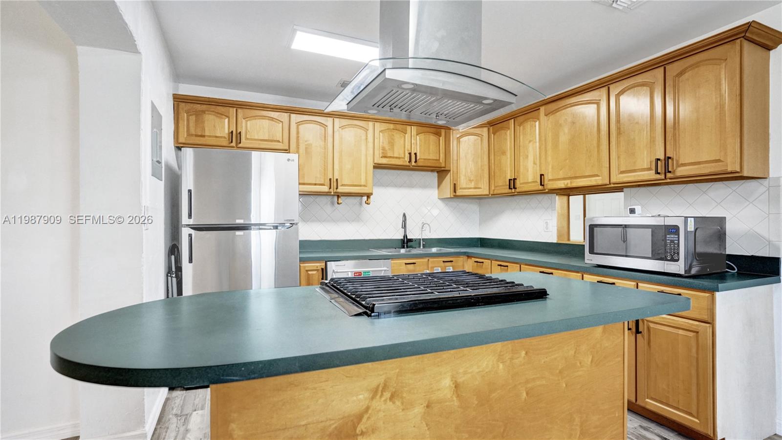 BREEZY MANOR AMENDED - Residential