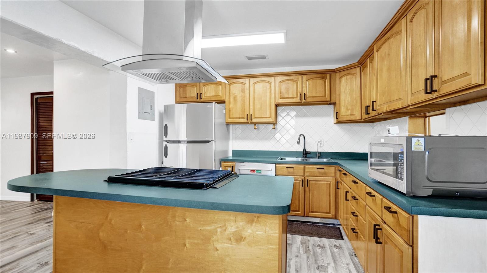 BREEZY MANOR AMENDED - Residential