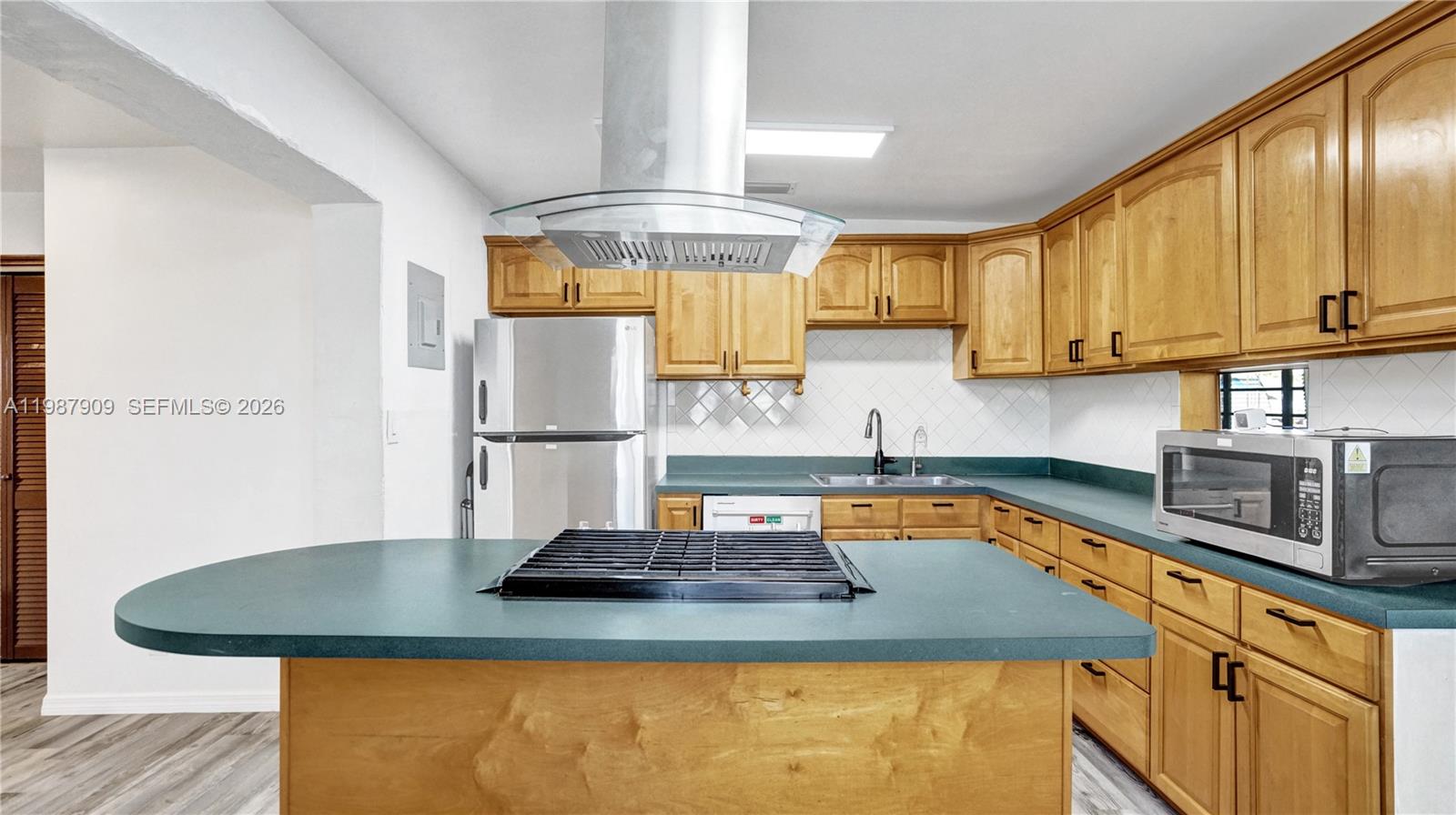 BREEZY MANOR AMENDED - Residential