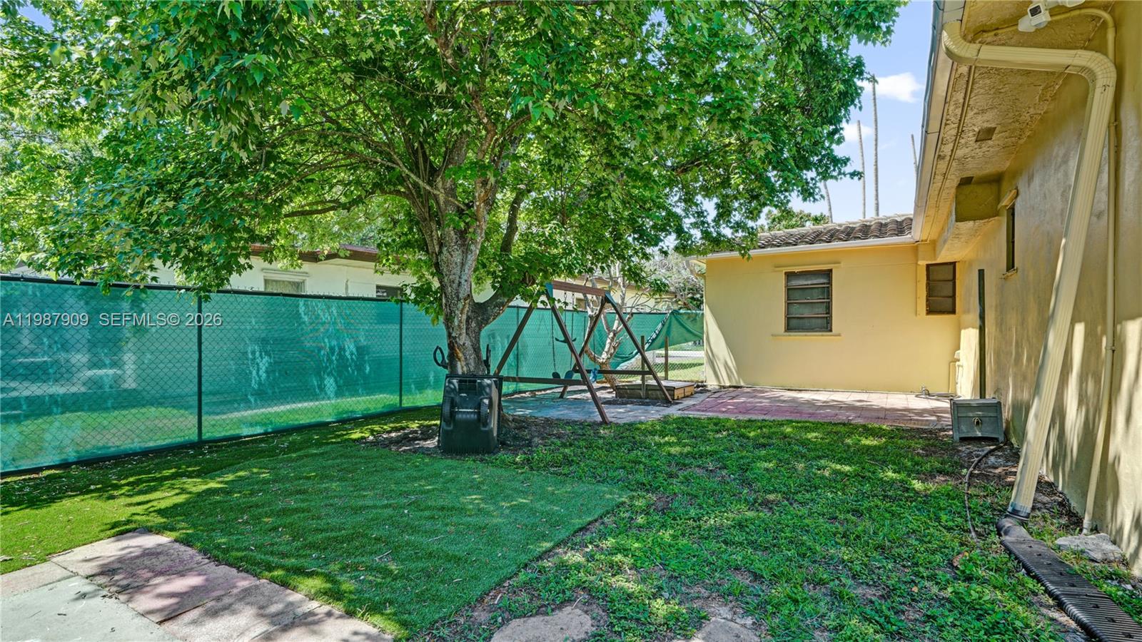 BREEZY MANOR AMENDED - Residential