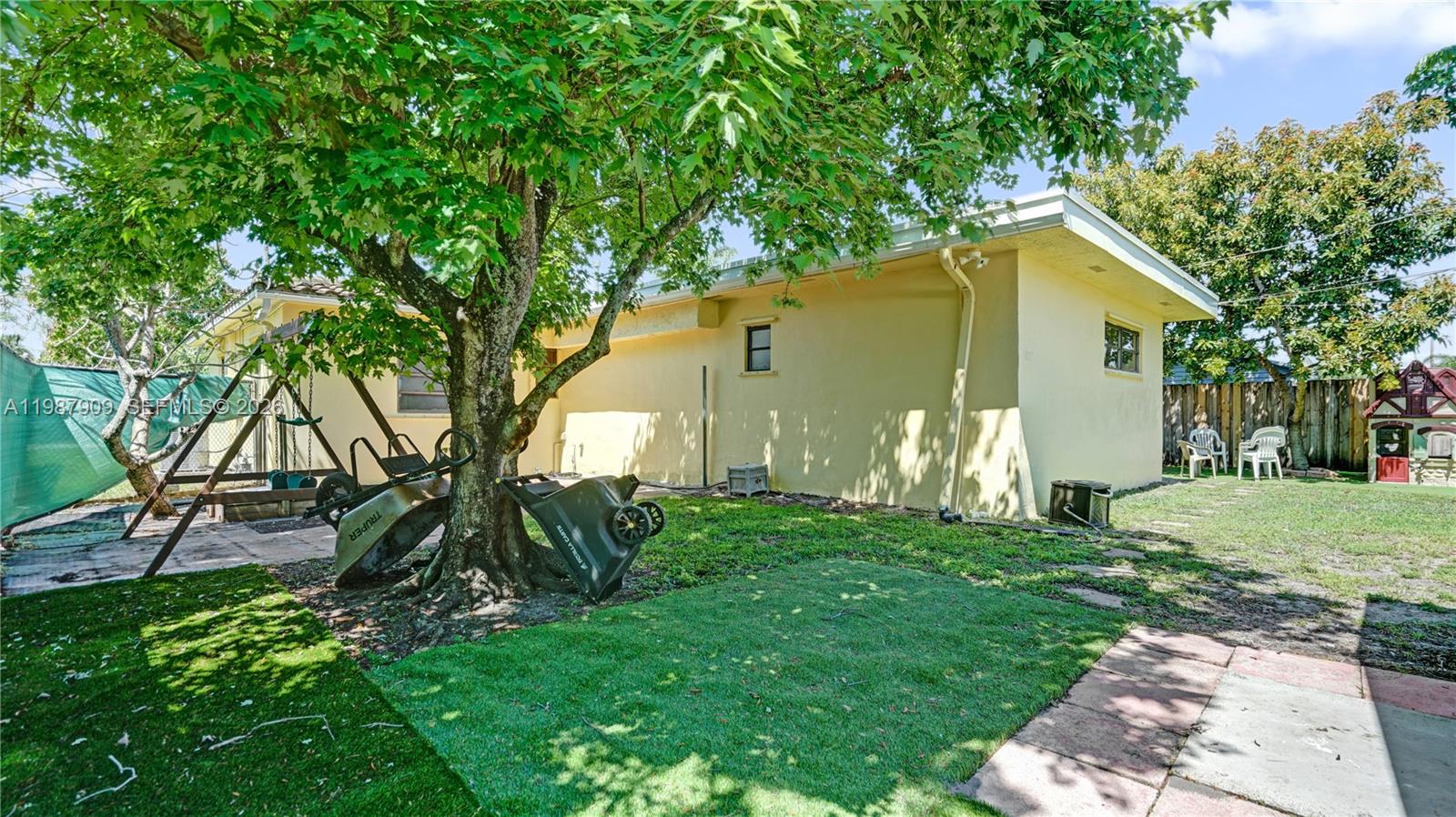 BREEZY MANOR AMENDED - Residential