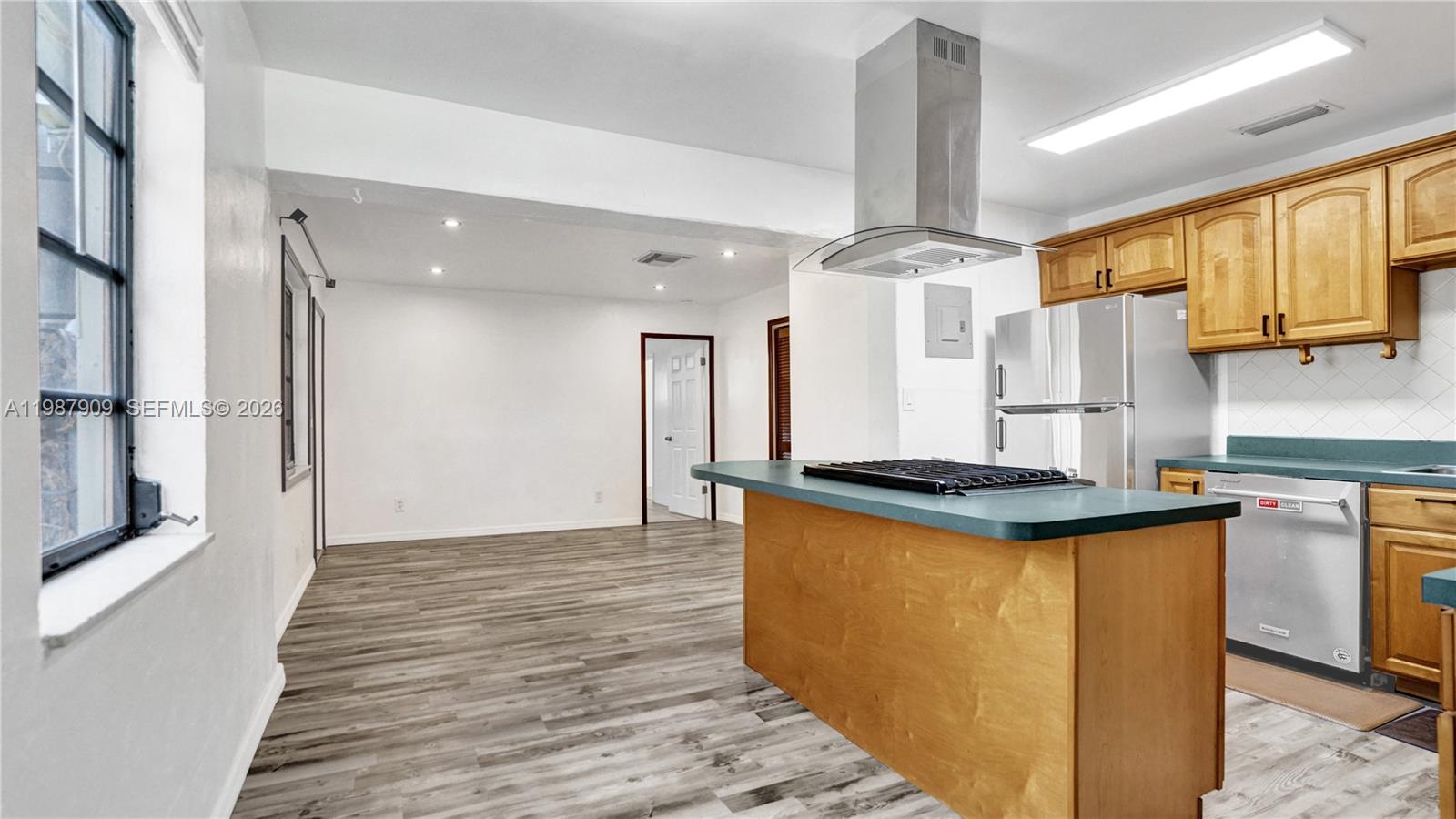 BREEZY MANOR AMENDED - Residential