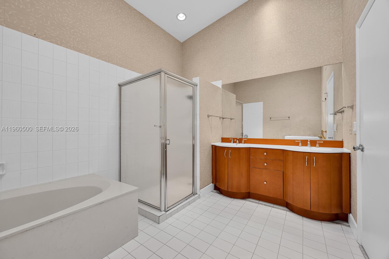 OAKWOOD AT THE HAMMOCKS - Residential