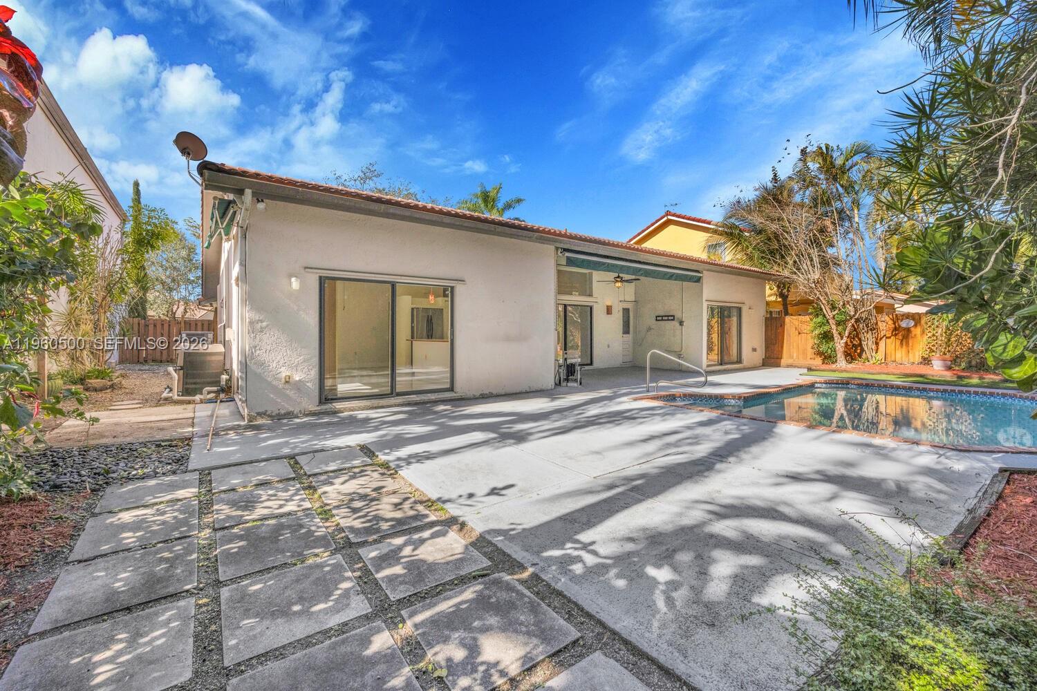 OAKWOOD AT THE HAMMOCKS - Residential