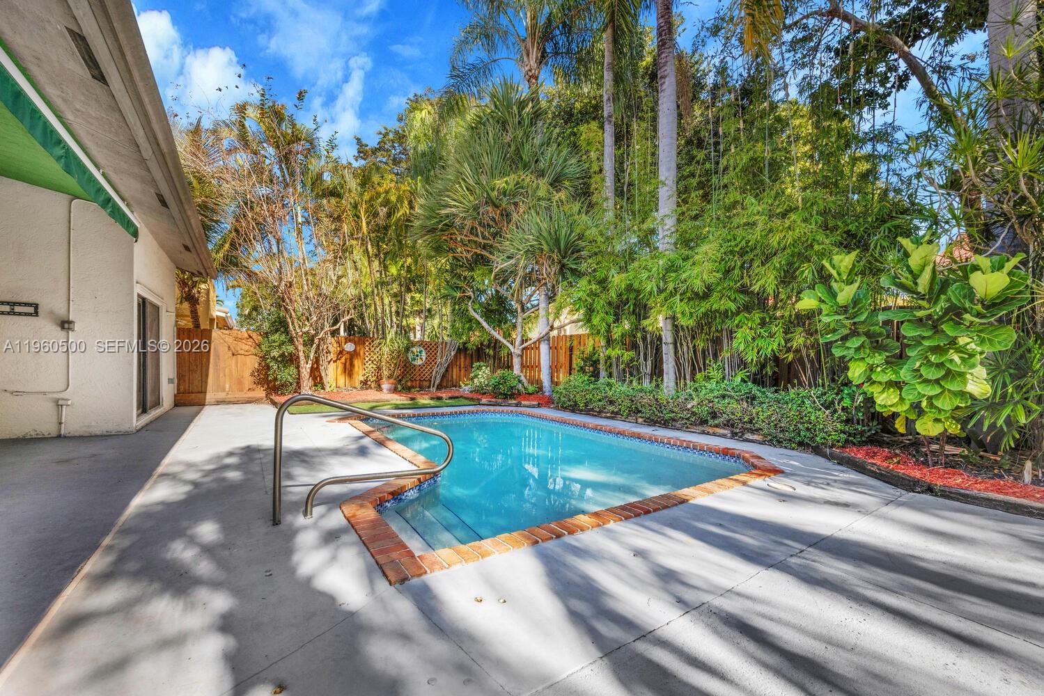 OAKWOOD AT THE HAMMOCKS - Residential