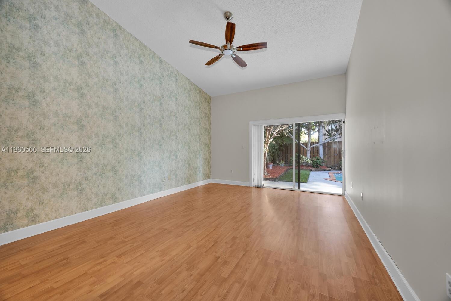 OAKWOOD AT THE HAMMOCKS - Residential