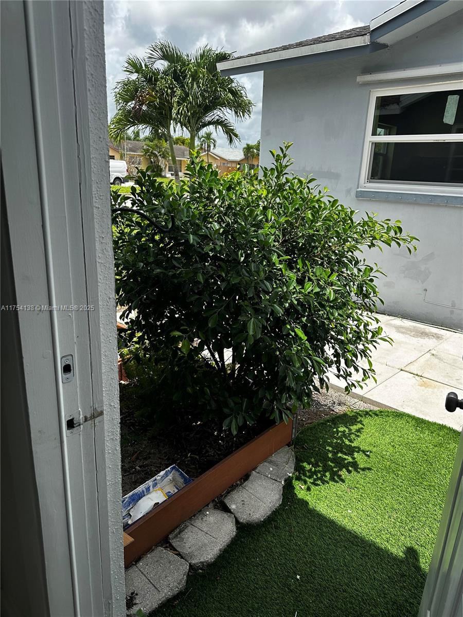 SANDALFOOT COVE SEC 2 - Residential Lease