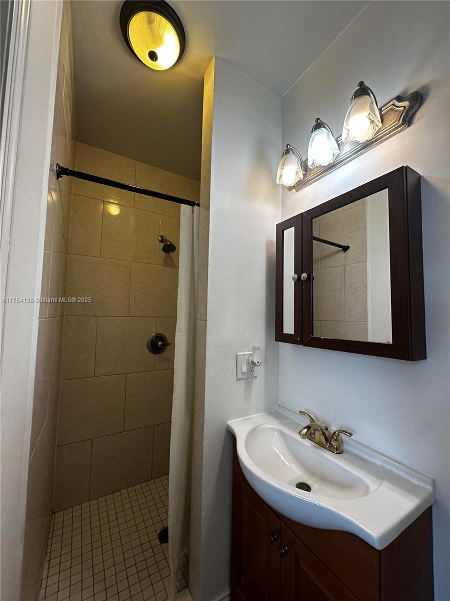 SANDALFOOT COVE SEC 2 - Residential Lease