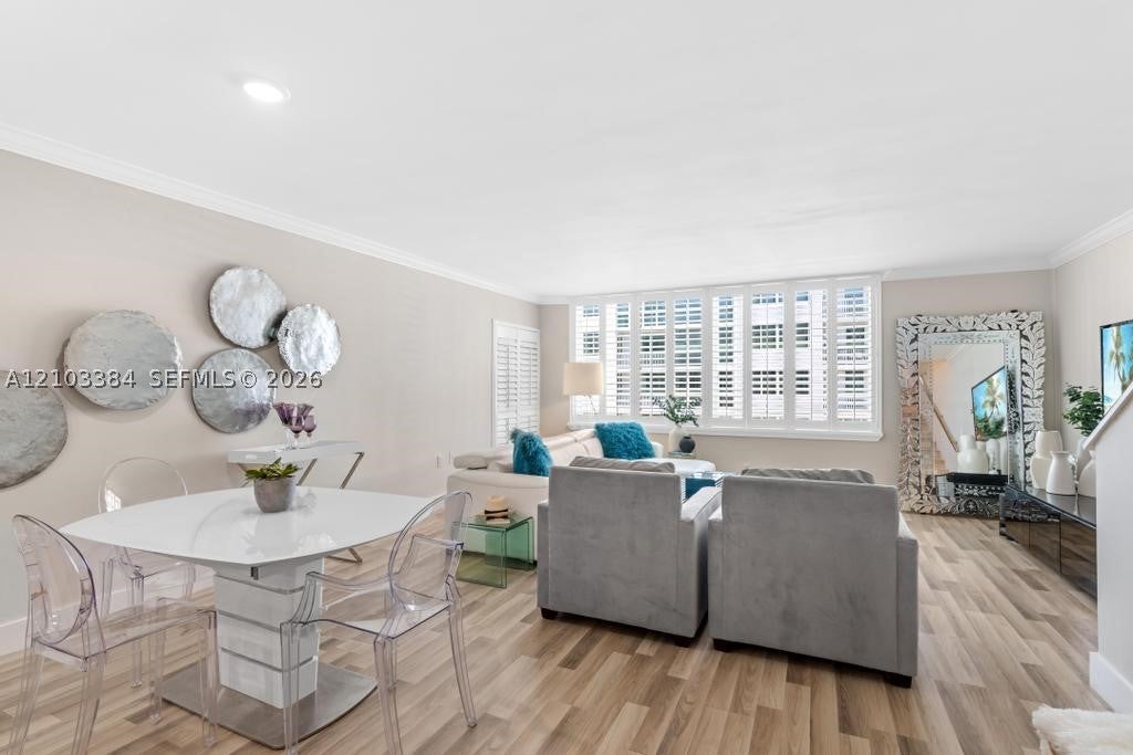 5401 Collins Ave 343