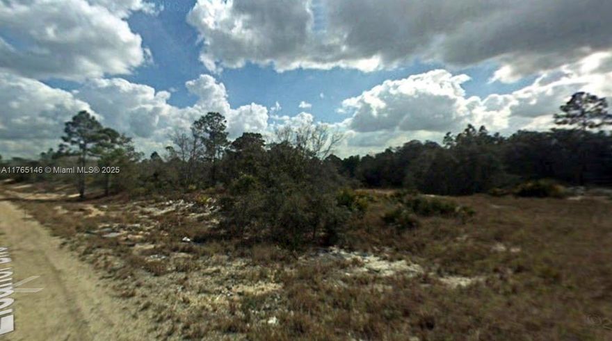 Residential Land for Sale in Lake Placid, Florida.  0.5813 acres / 25,323 sf
Property Use: 00 / VACANT RESIDENTIAL Land Use: 1. SFR (0100) Area: Zoning: R1
Subdivision: SUN N LK LP UNIT 08
Coordinates: 27.2432(lat) -81.3118(lon)