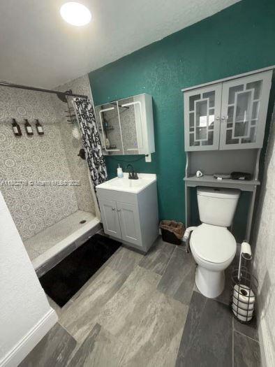 N MIAMI ESTATES - Residential Lease