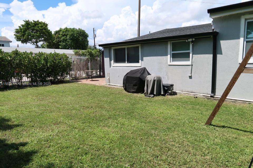 N MIAMI ESTATES - Residential Lease