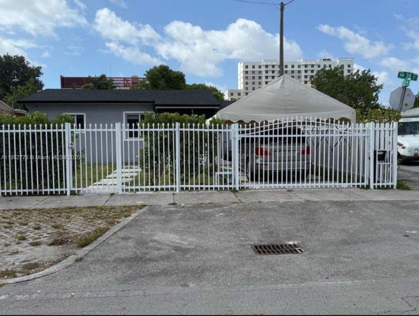 N MIAMI ESTATES - Residential Lease