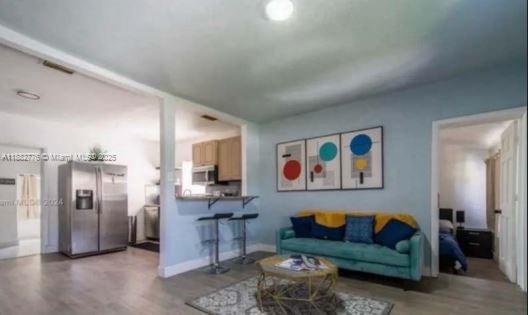 N MIAMI ESTATES - Residential Lease