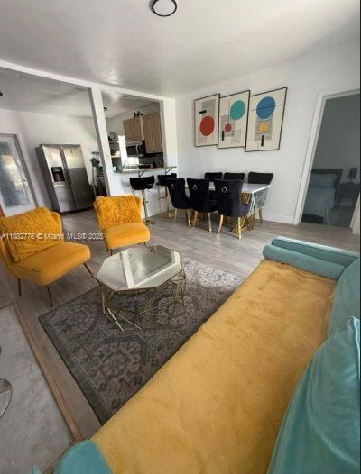 N MIAMI ESTATES - Residential Lease
