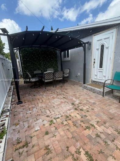 N MIAMI ESTATES - Residential Lease