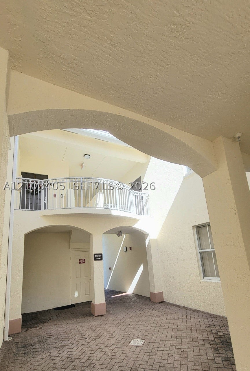 10022 NW 7th St 205