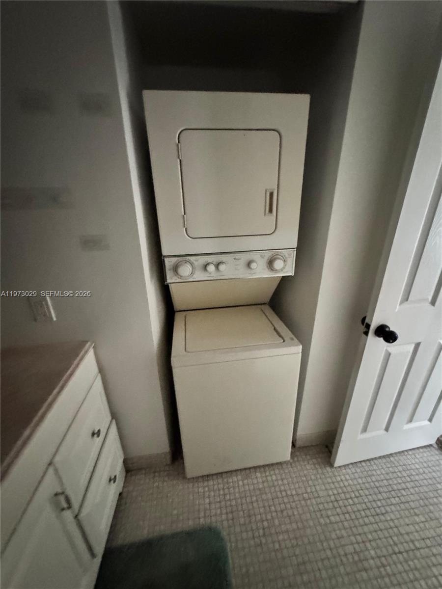 WOOD HUE III CONDO - Residential Lease