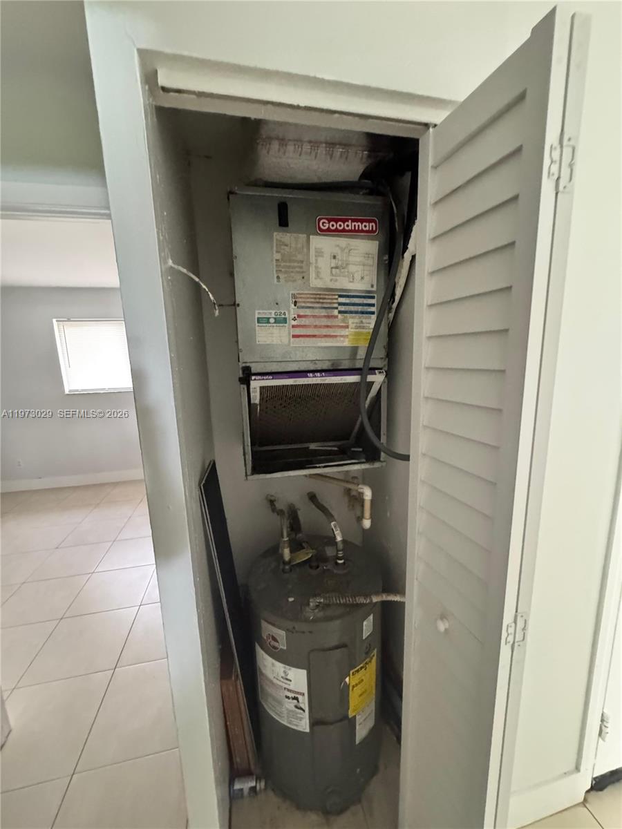 WOOD HUE III CONDO - Residential Lease