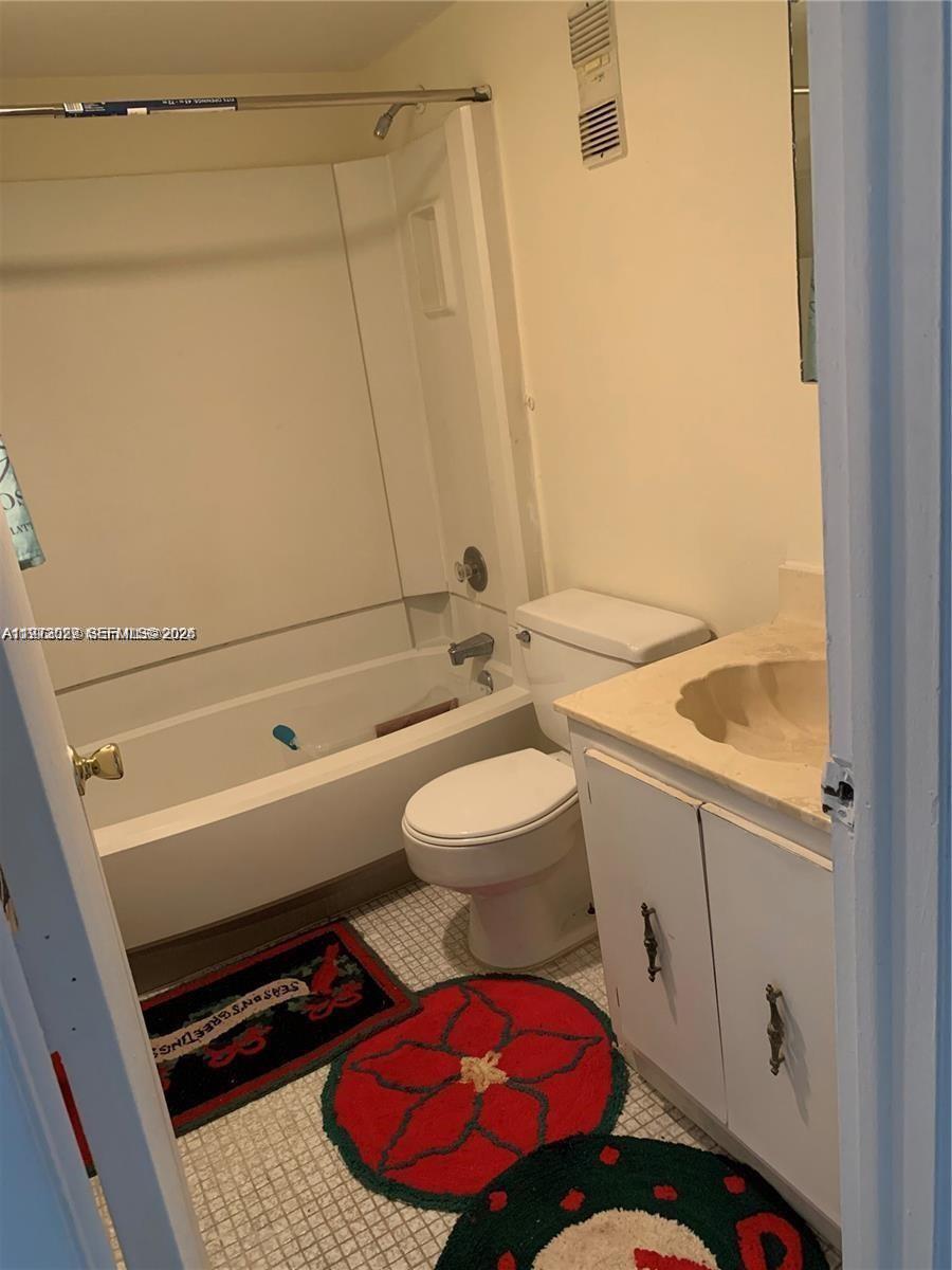 WOOD HUE III CONDO - Residential Lease