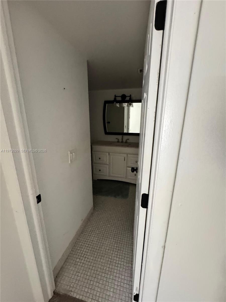 WOOD HUE III CONDO - Residential Lease