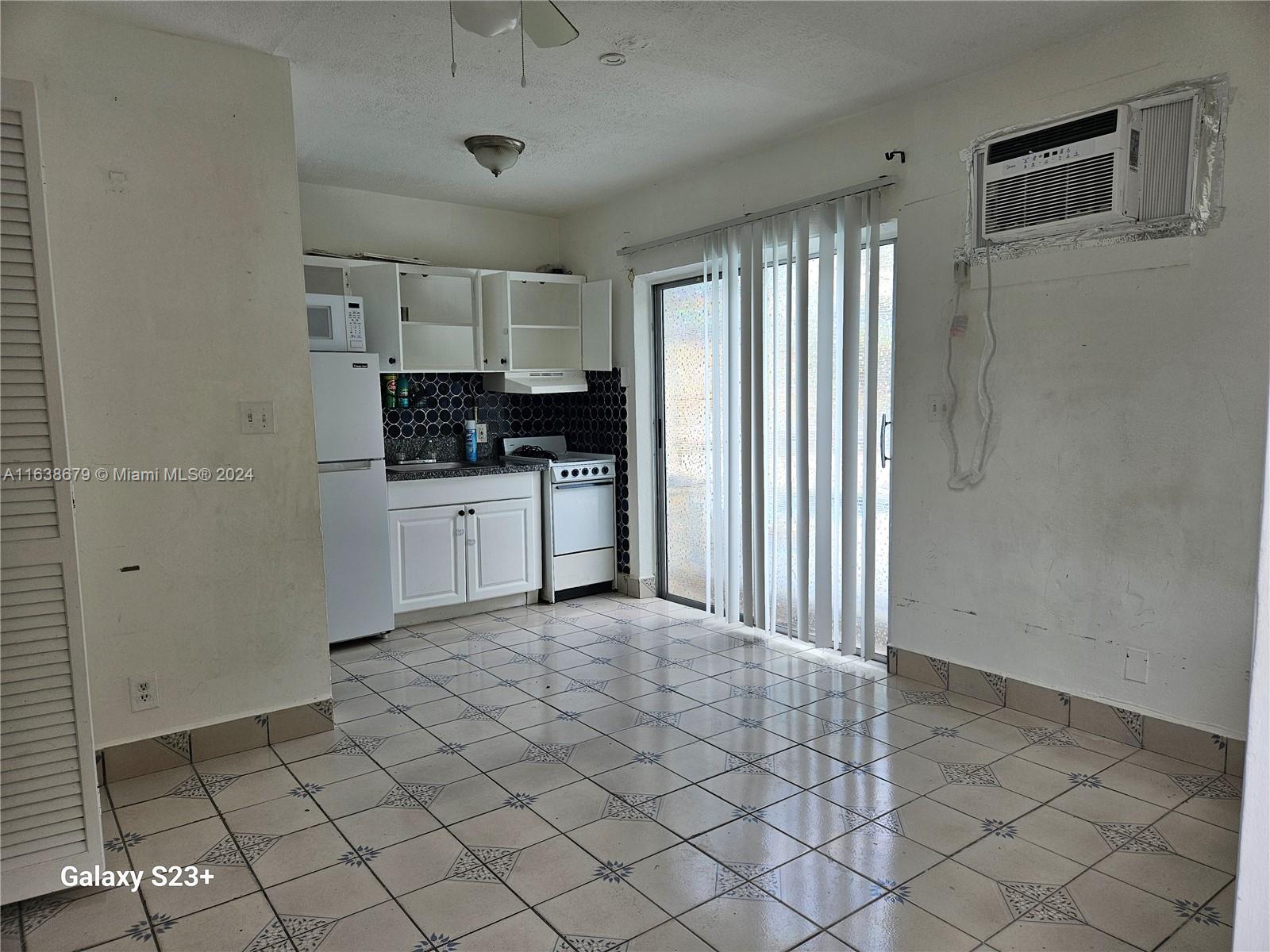 SOUTH SIDE PARK - Residential Lease